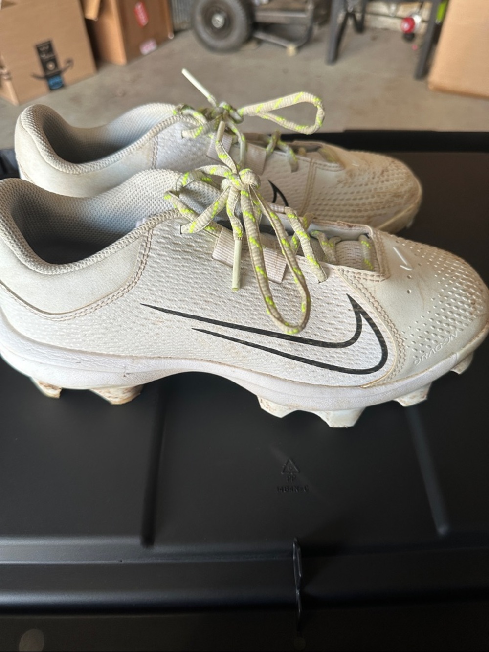 Nike Women’s cleats size 9 - Picture 2 of 4